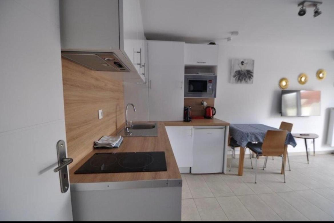 Appartement Cambita Монтеврен Экстерьер фото